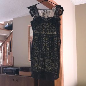 Vintage lace size 4 Black and Tan fitted mini